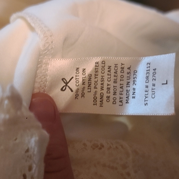 Everly Off White Lace Dress with Inkat Pattern; Size Large - Picture 3 of 9